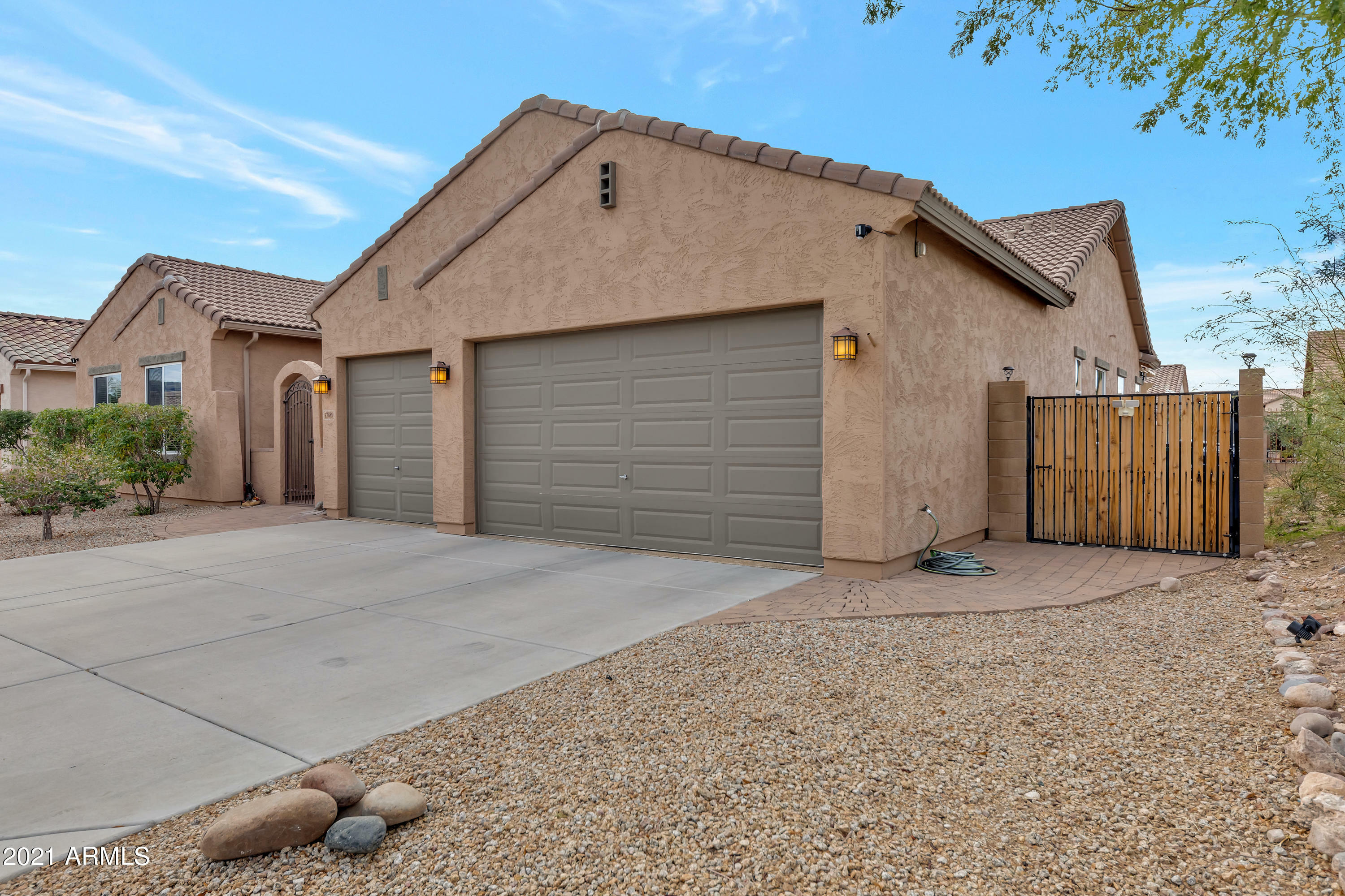 Property Photo:  17889 E Joven Court  AZ 85118 