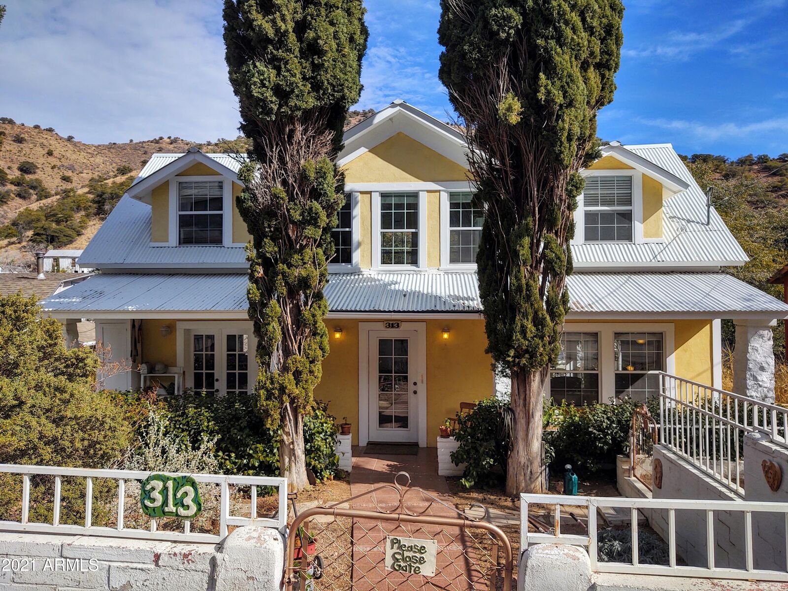 Property Photo: 313 O'Hara Avenue AZ 85603