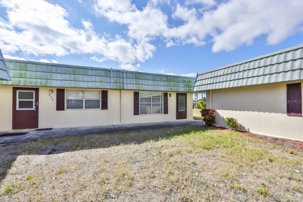 Property Photo:  1801 Bedford Terrace 219  FL 33573 