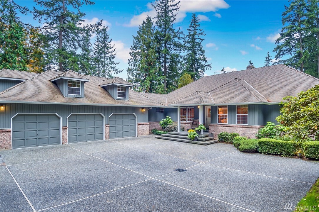 Property Photo: 5112 99th Ave NE WA 98258