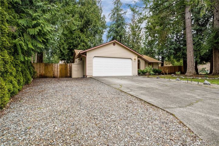Property Photo: 3201 Duke Ct SE WA 98503