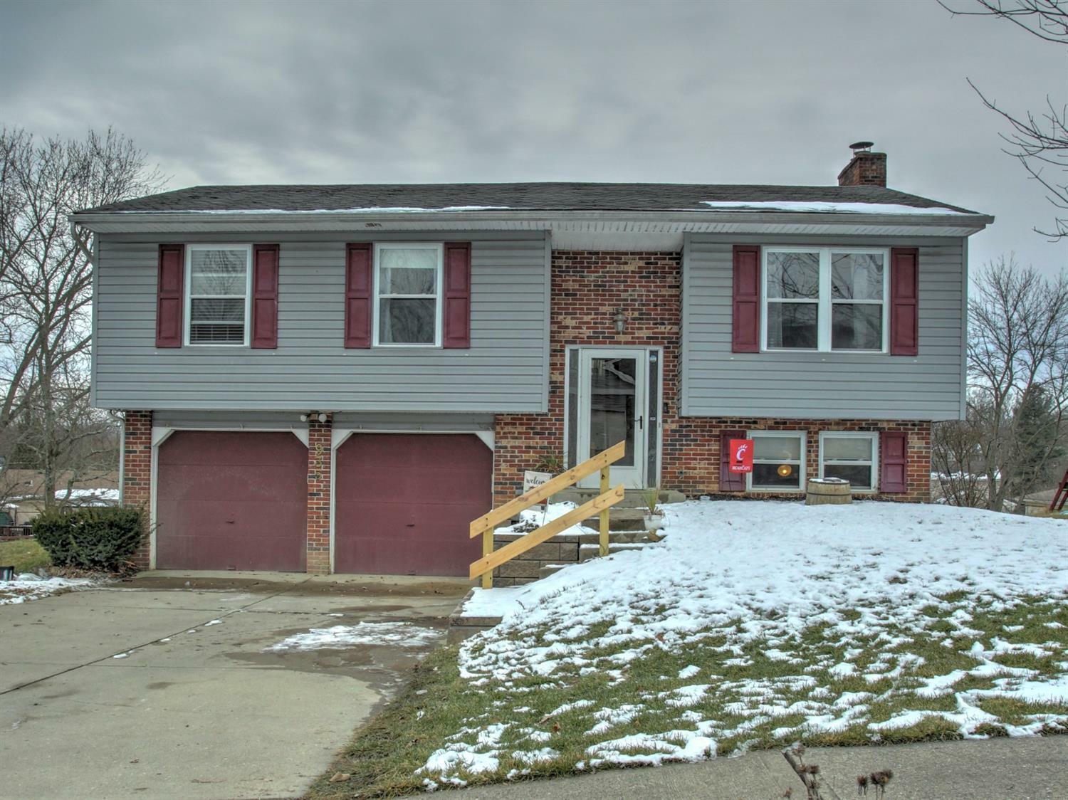 Property Photo: 935 Belsage Ct OH 45231