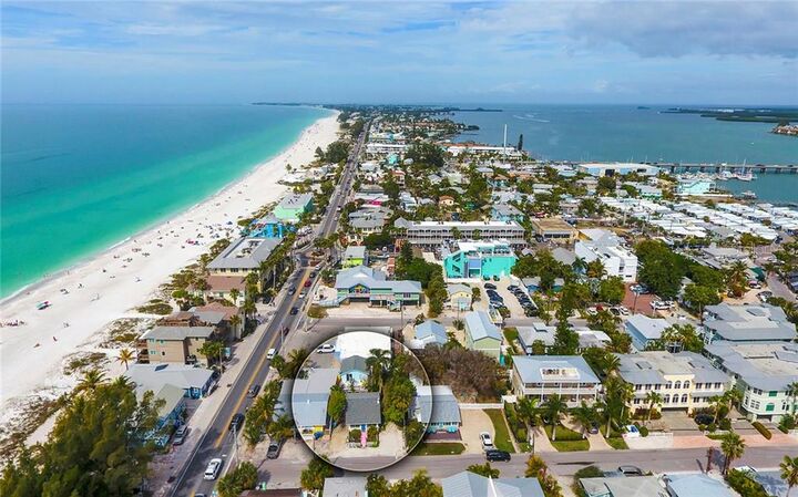 Property Photo: 102 4th Street S A,B &Amp C FL 34217