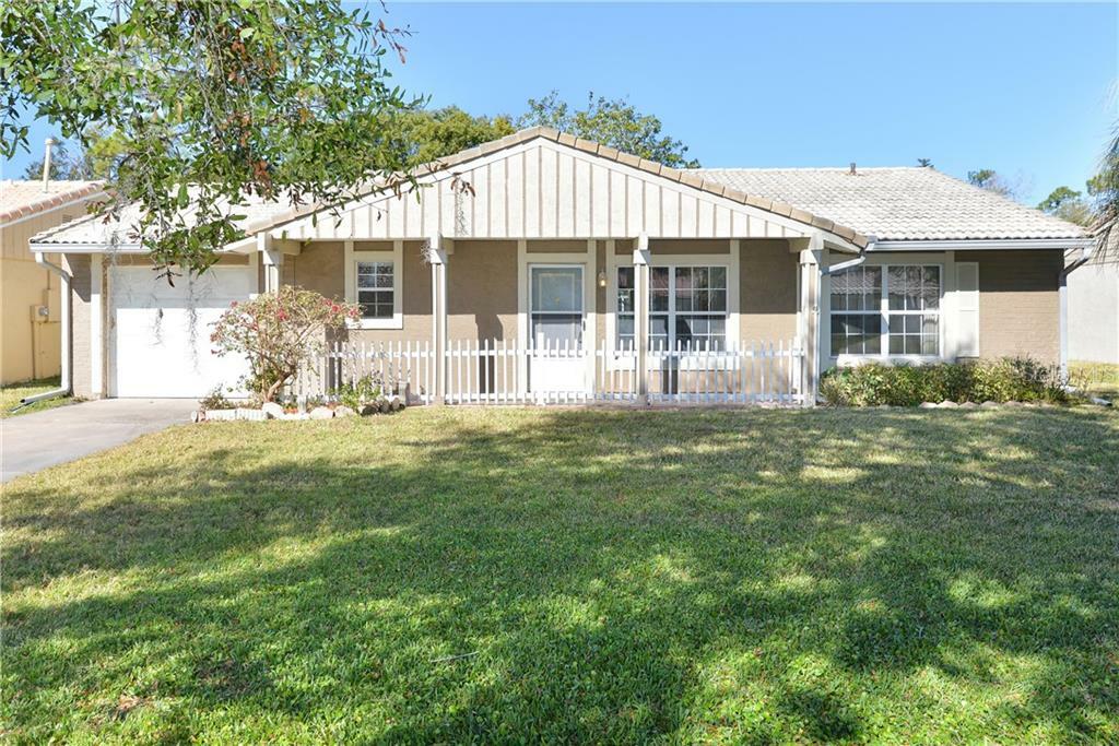 Property Photo:  10144 Bluff Court  FL 32821 