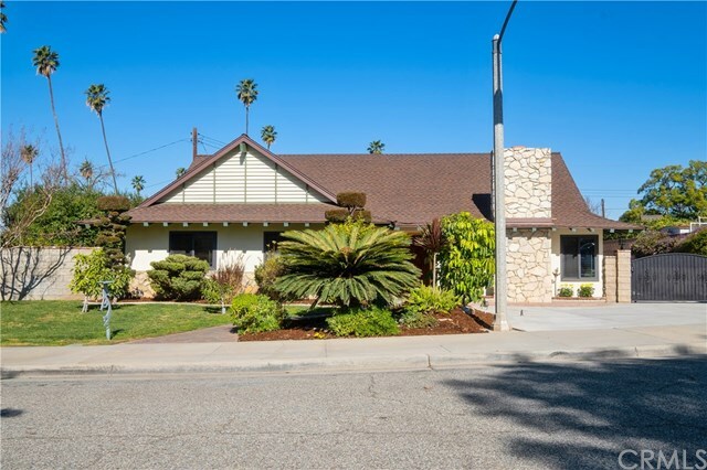 Property Photo:  1221 La Mesita Court  CA 92507 