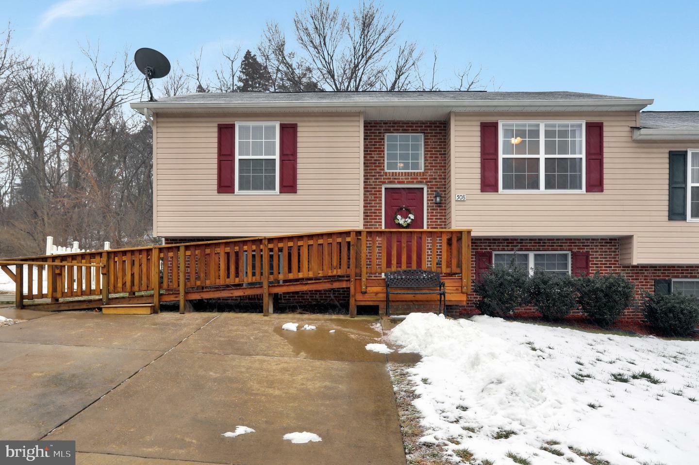 Property Photo:  508 Stonewall Street  VA 22657 