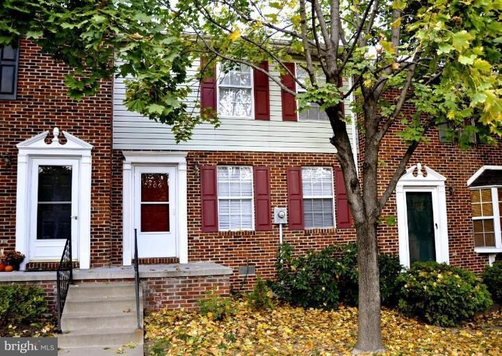Property Photo: 206 Waterford Lane VA 22602