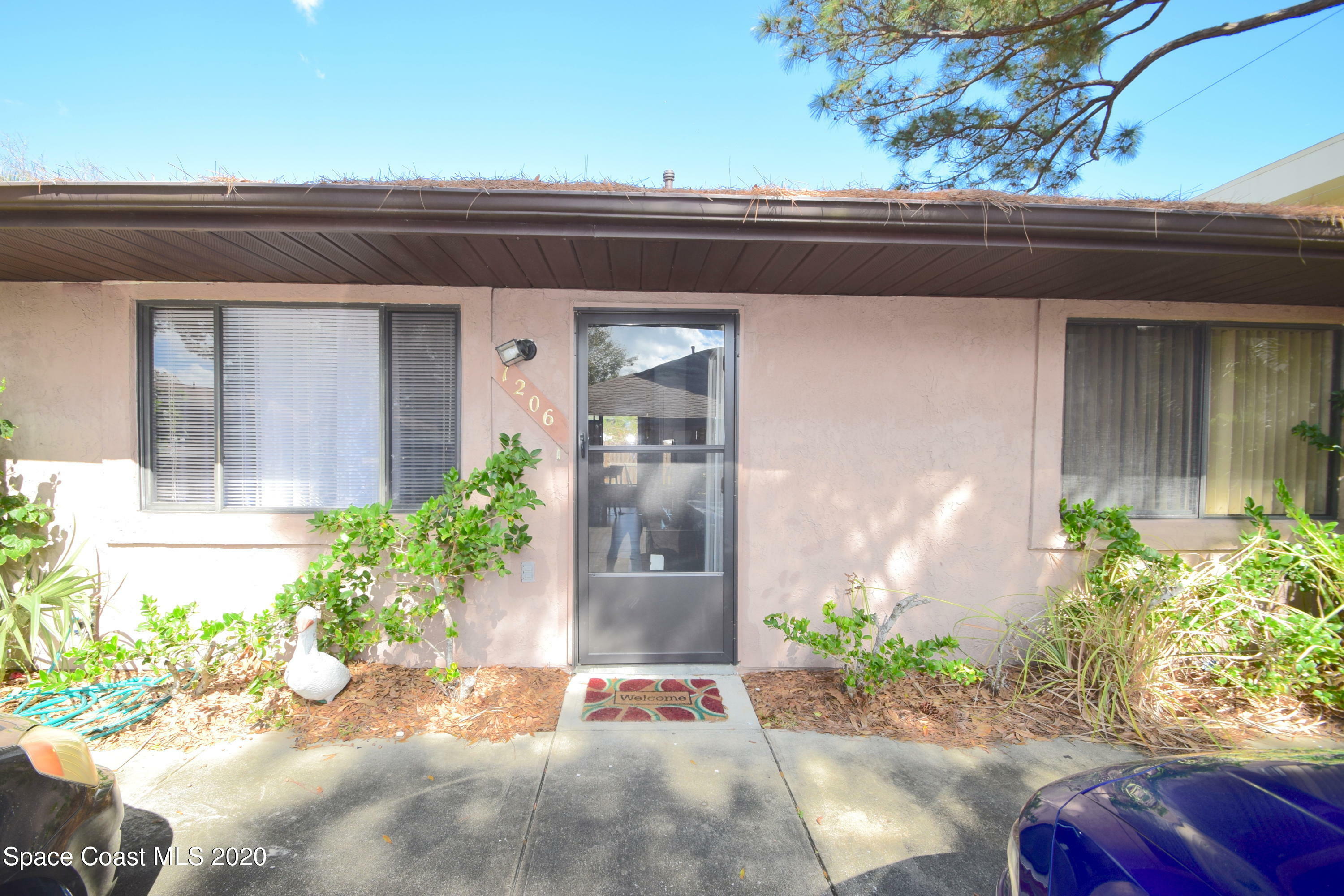 Property Photo:  1206 Shady Pines Lane  FL 32796 