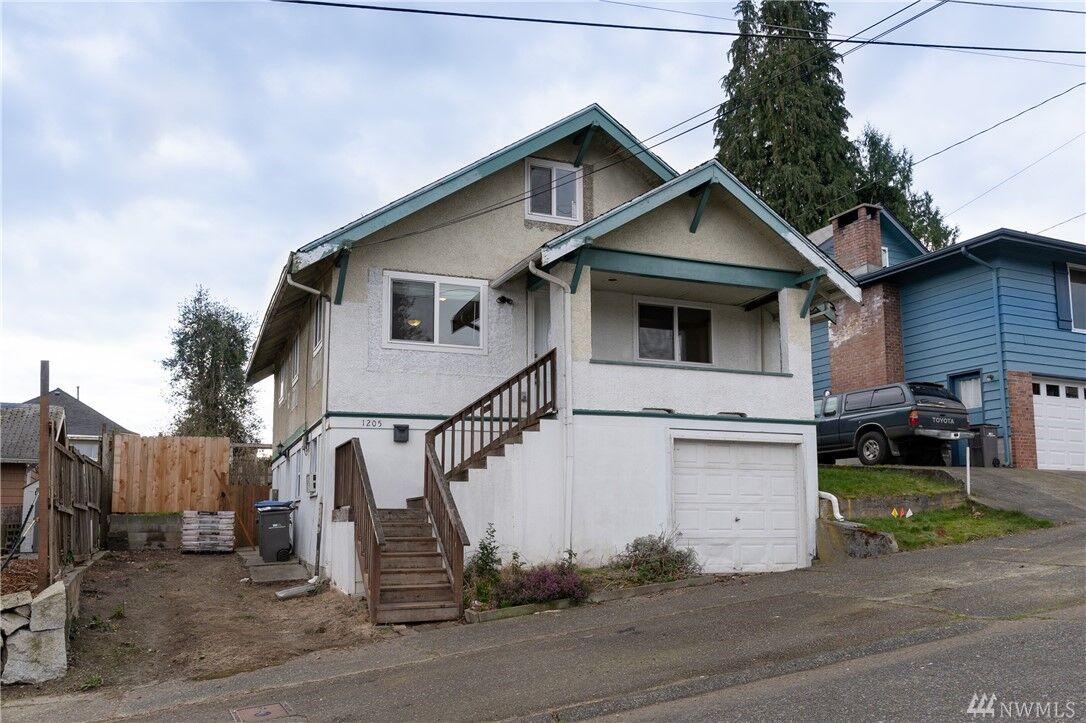 Property Photo:  1205 9th St  WA 98337 