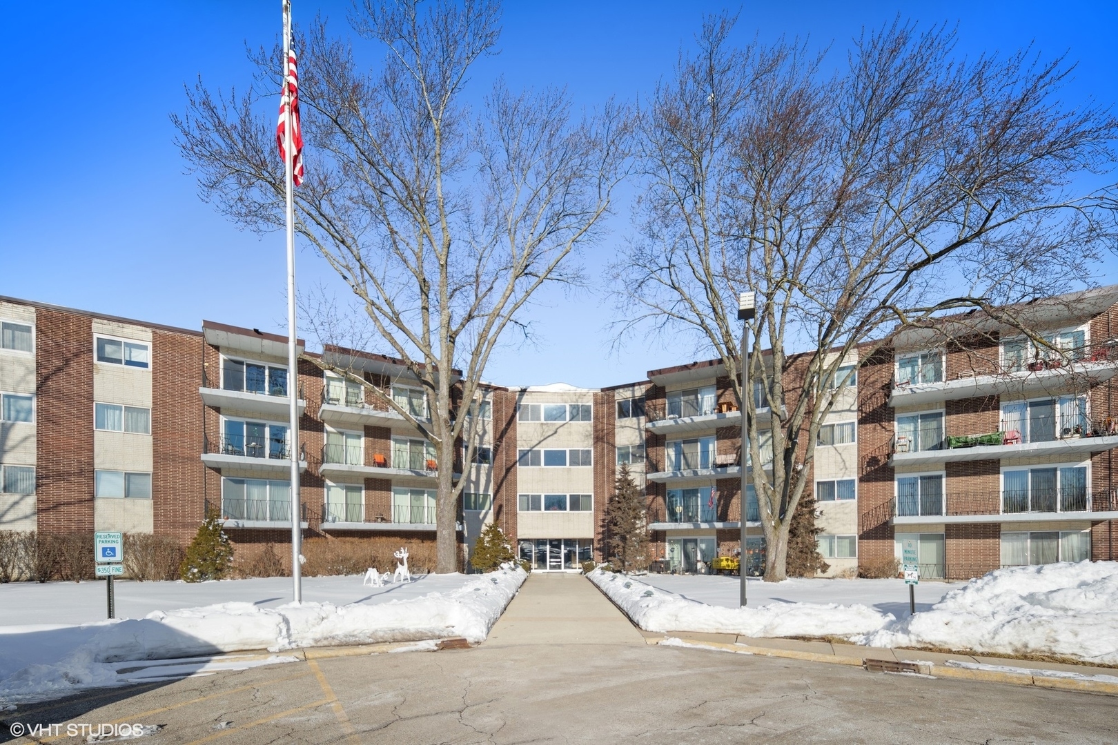 5540 Walnut Avenue 24aa  Downers Grove IL 60515 photo