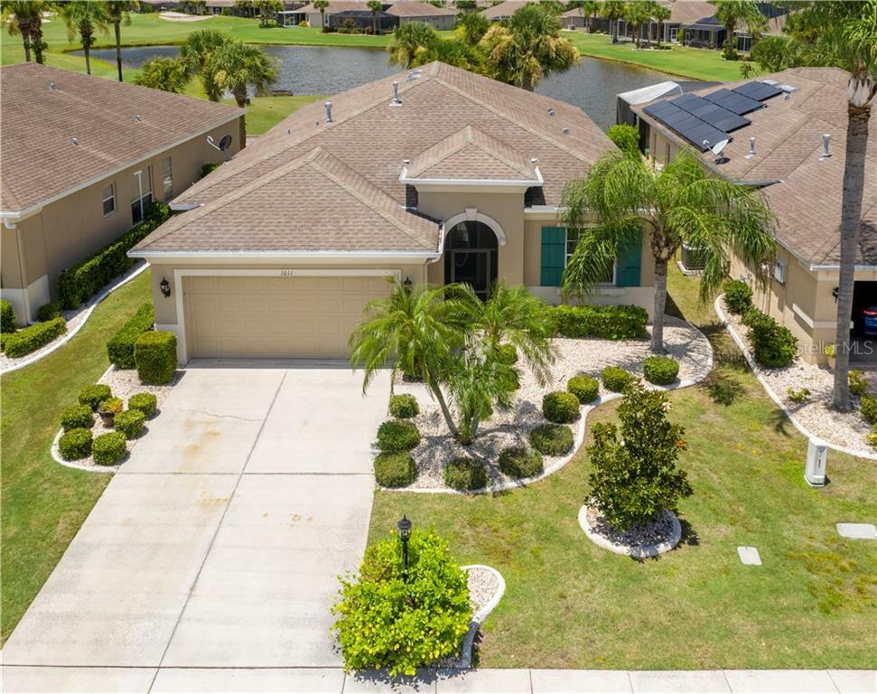 Property Photo:  1011 Regal Manor Way  FL 33573 