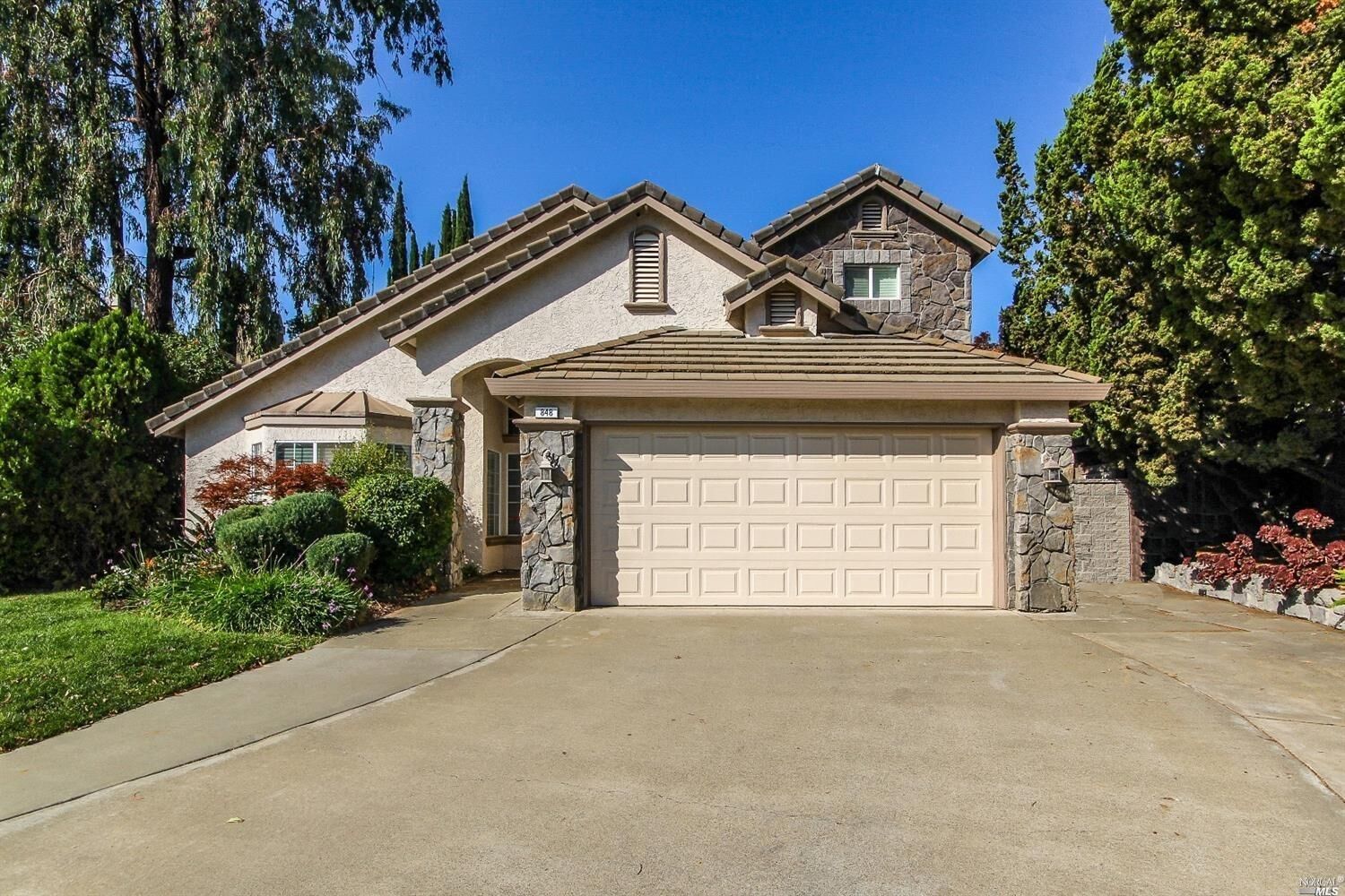Property Photo: 848 Oak Creek Drive CA 95687