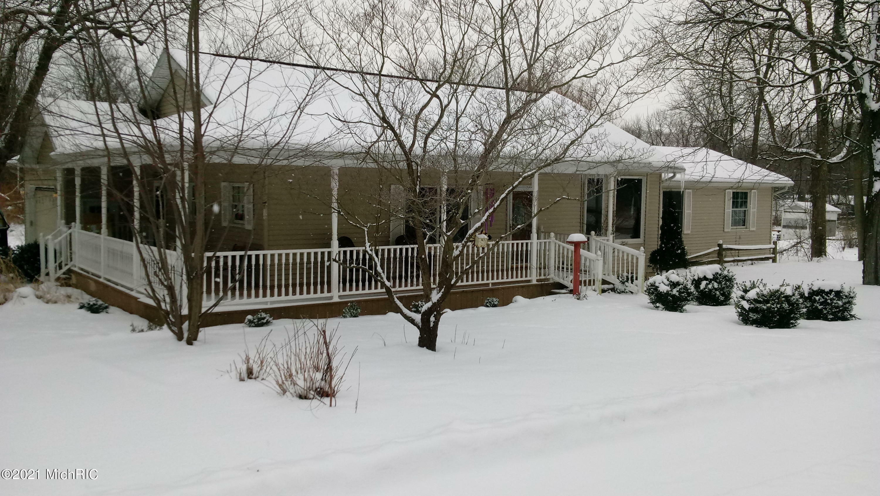 Property Photo:  333 E St Joe Street  MI 49252 