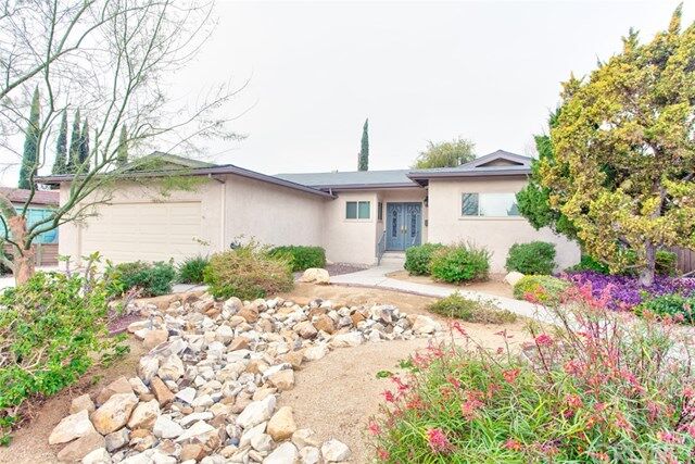Property Photo: 10341 Aldea Avenue CA 91344