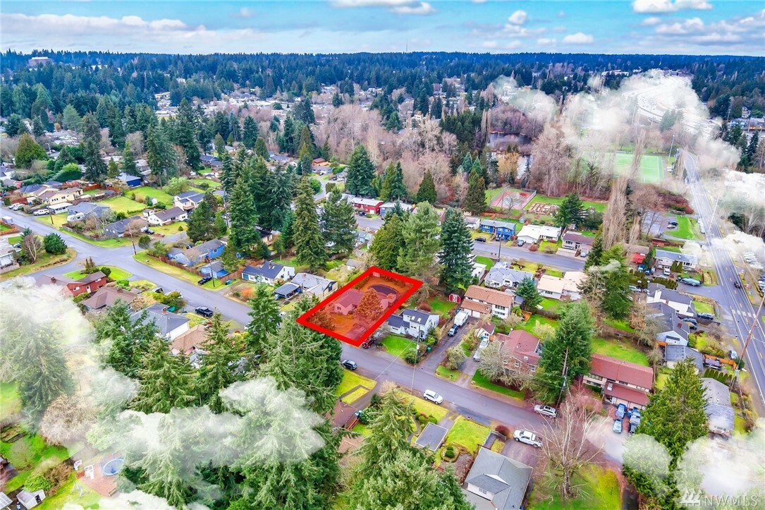 Property Photo:  2330 N 148th St  WA 98133 