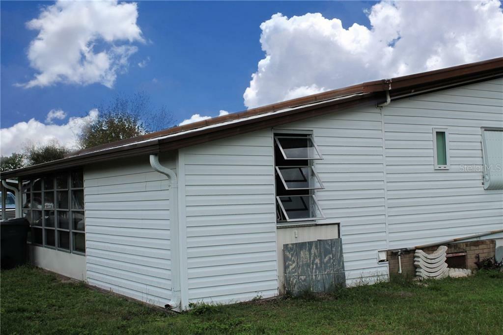 Property Photo: 242 Caloosa Lake Circle S FL 33859