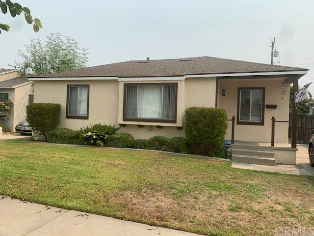 Property Photo: 5854 Hazelbrook Avenue CA 90712