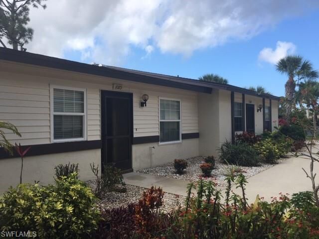 Property Photo:  1089 Pine Isle Ln 1089  FL 34112 