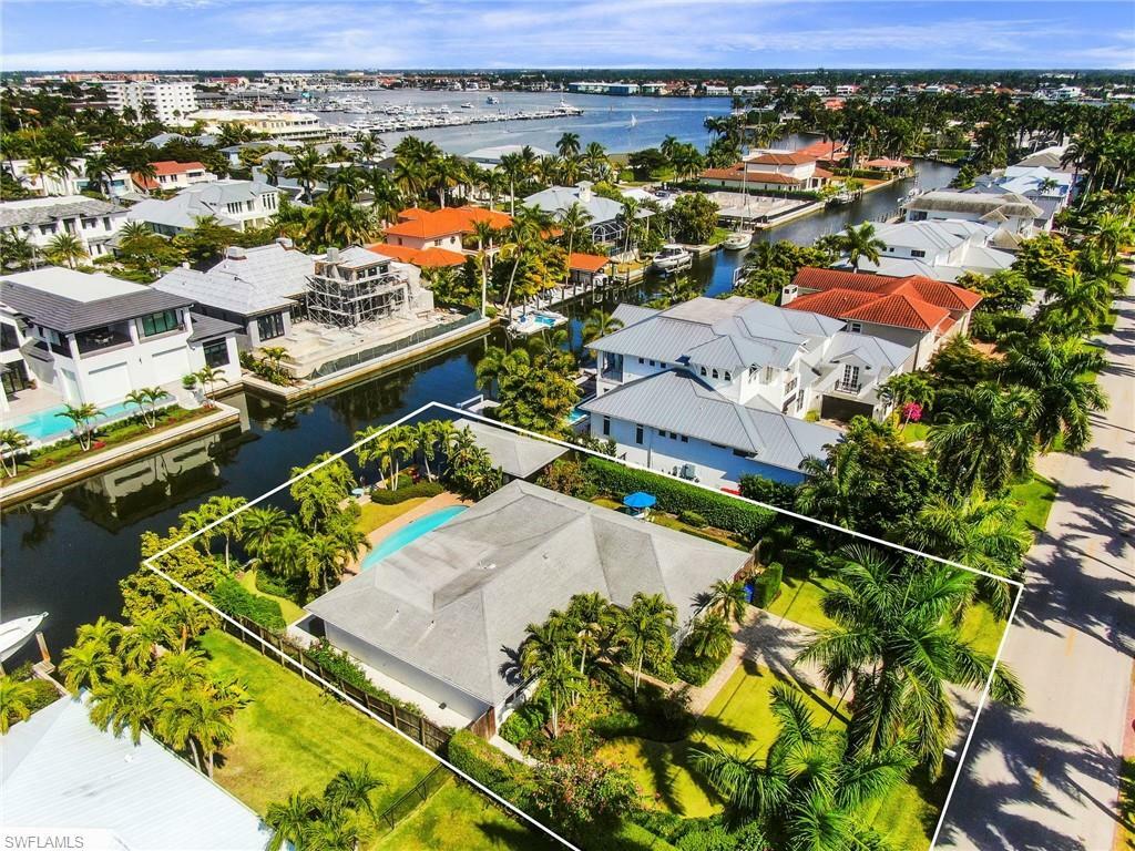 Property Photo: 601 17th Ave S FL 34102