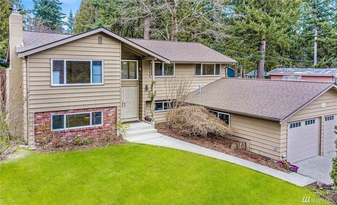 Property Photo:  6030 NE 204th St  WA 98028 