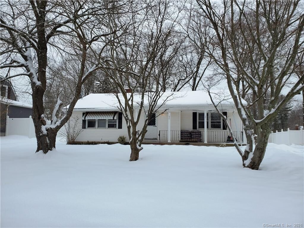 Property Photo:  7 Grantham Road  CT 06492 