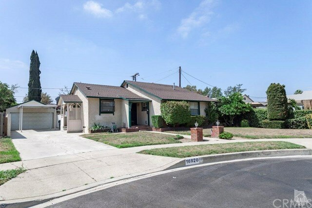 Property Photo:  16920 Lanark Street  CA 91406 