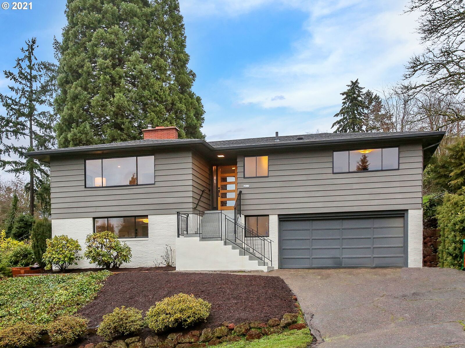 Property Photo: 4015 SW Idaho Ter OR 97221
