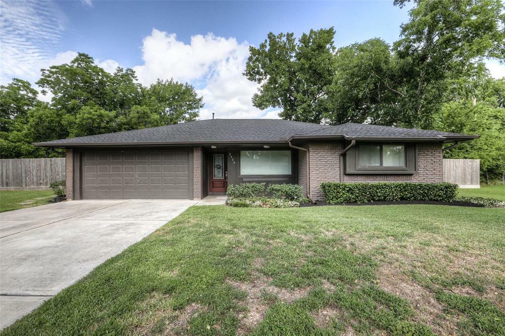 Property Photo:  2406 Cunningham Drive  TX 77581 