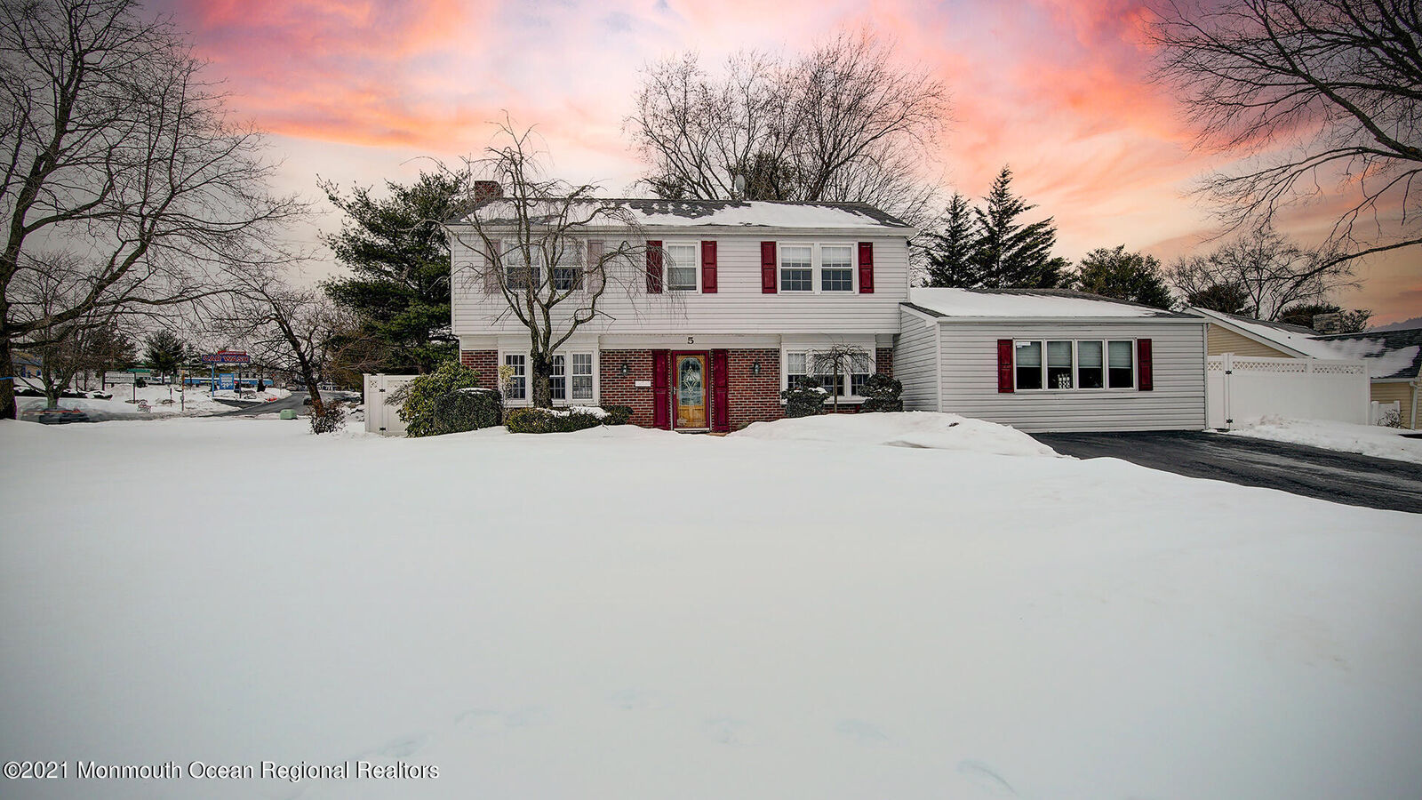 Property Photo:  5 Canfield Lane  NJ 07747 