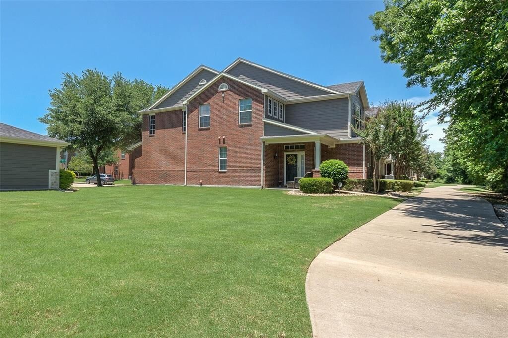 Property Photo:  408 Jeans Creek Drive  TX 75071 