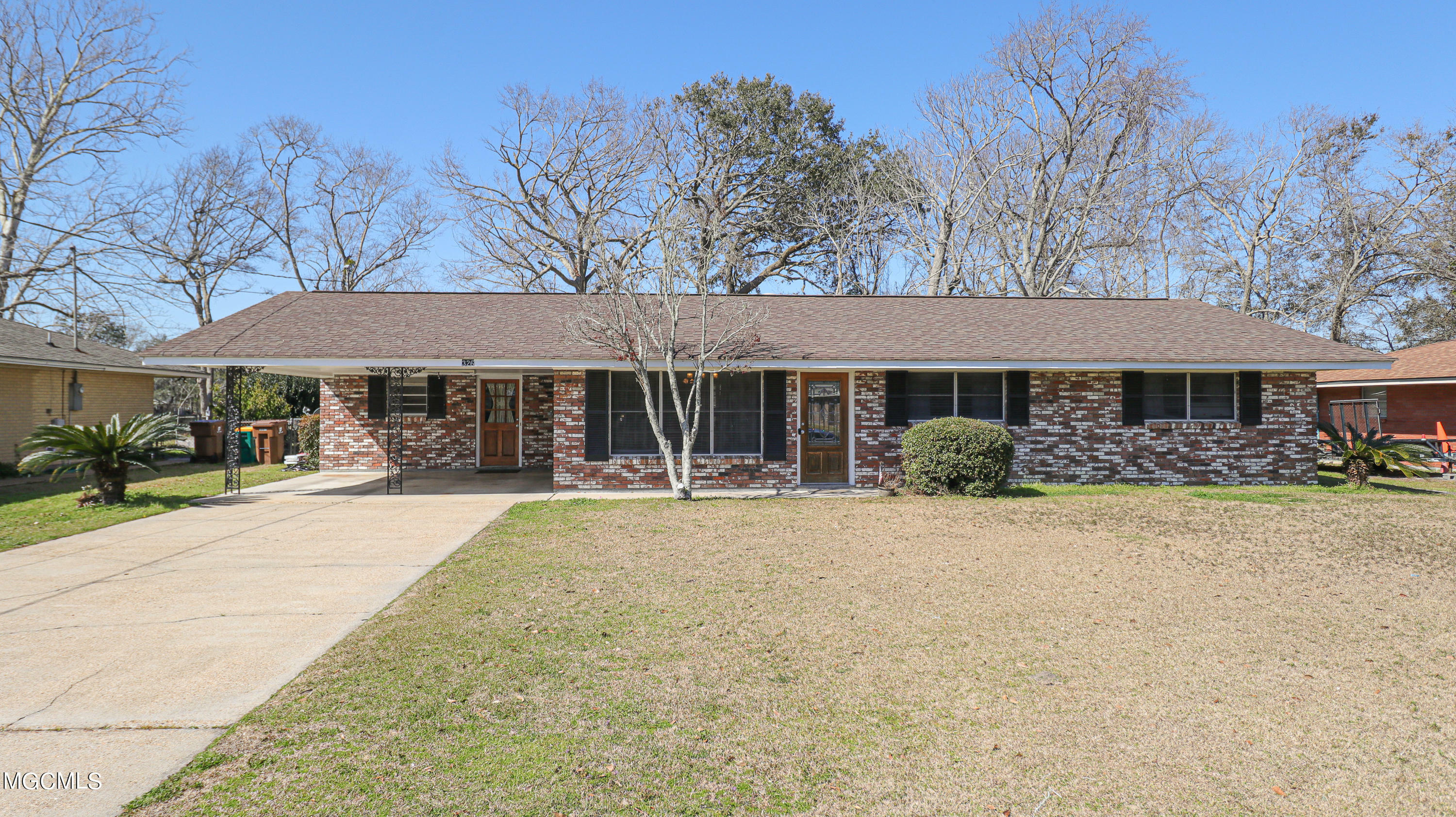 Property Photo:  326 Lynwood Circle  MS 39560 