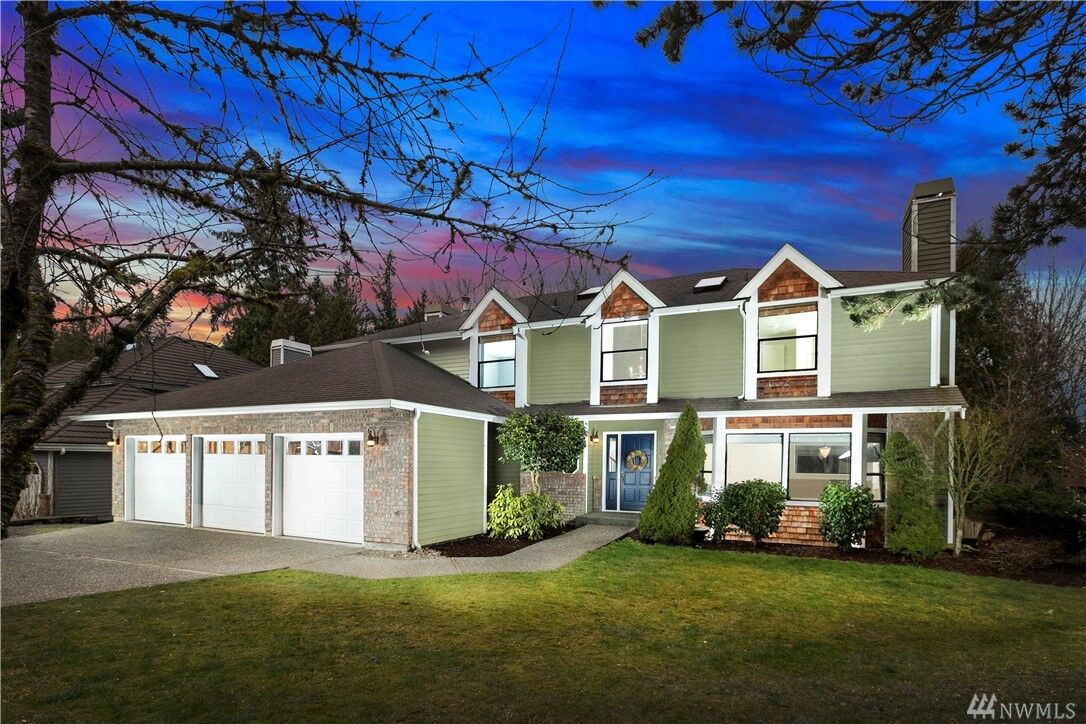 Property Photo:  25228 217th Place SE  WA 98038 