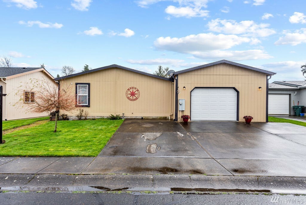 Property Photo:  120 Buckskin Place  WA 98632 