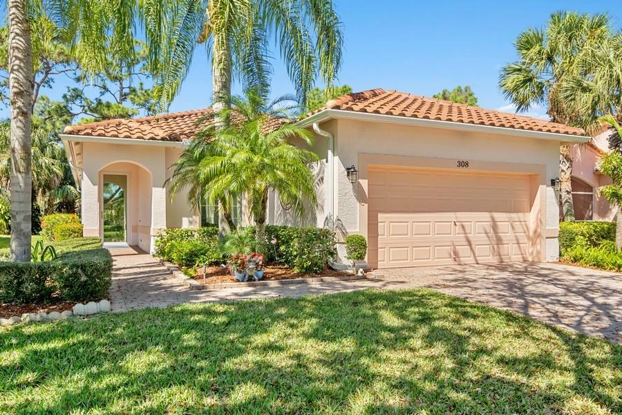 Property Photo:  308 NW Alana Avenue  FL 34986 