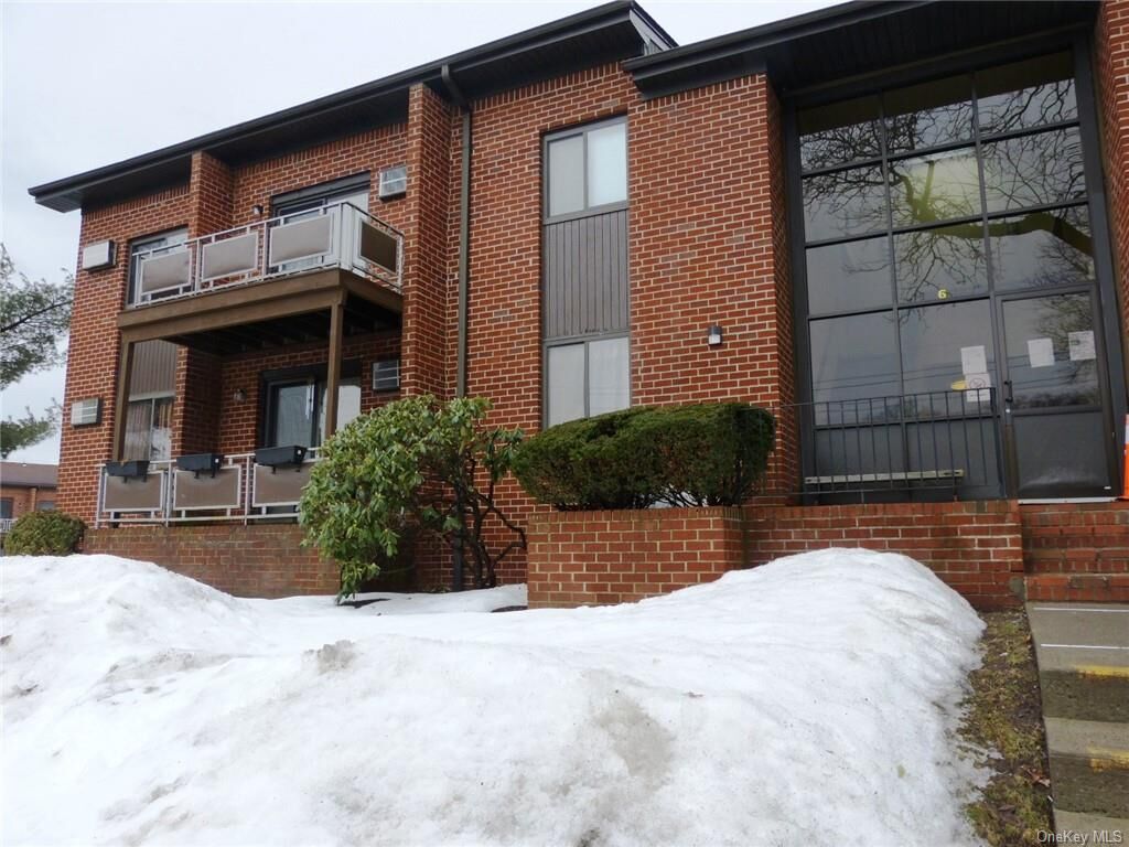 Property Photo:  6 Charles Lane 2B  NY 10970 