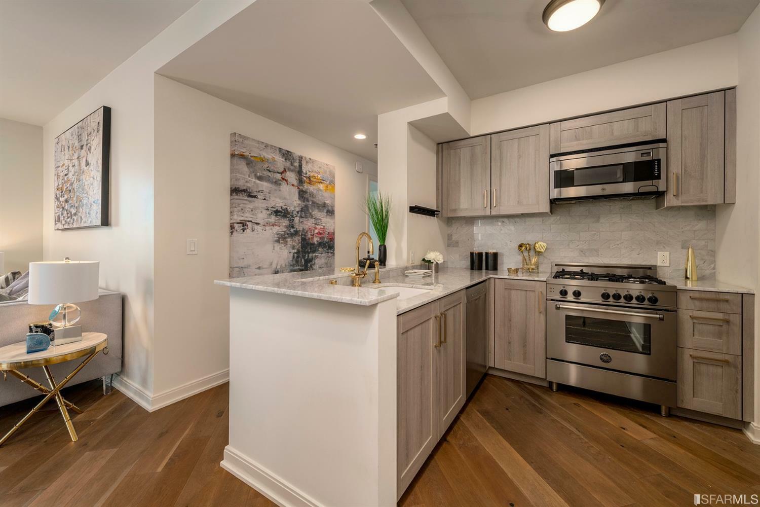 Property Photo:  401 Harrison Street 12H  CA 94105 