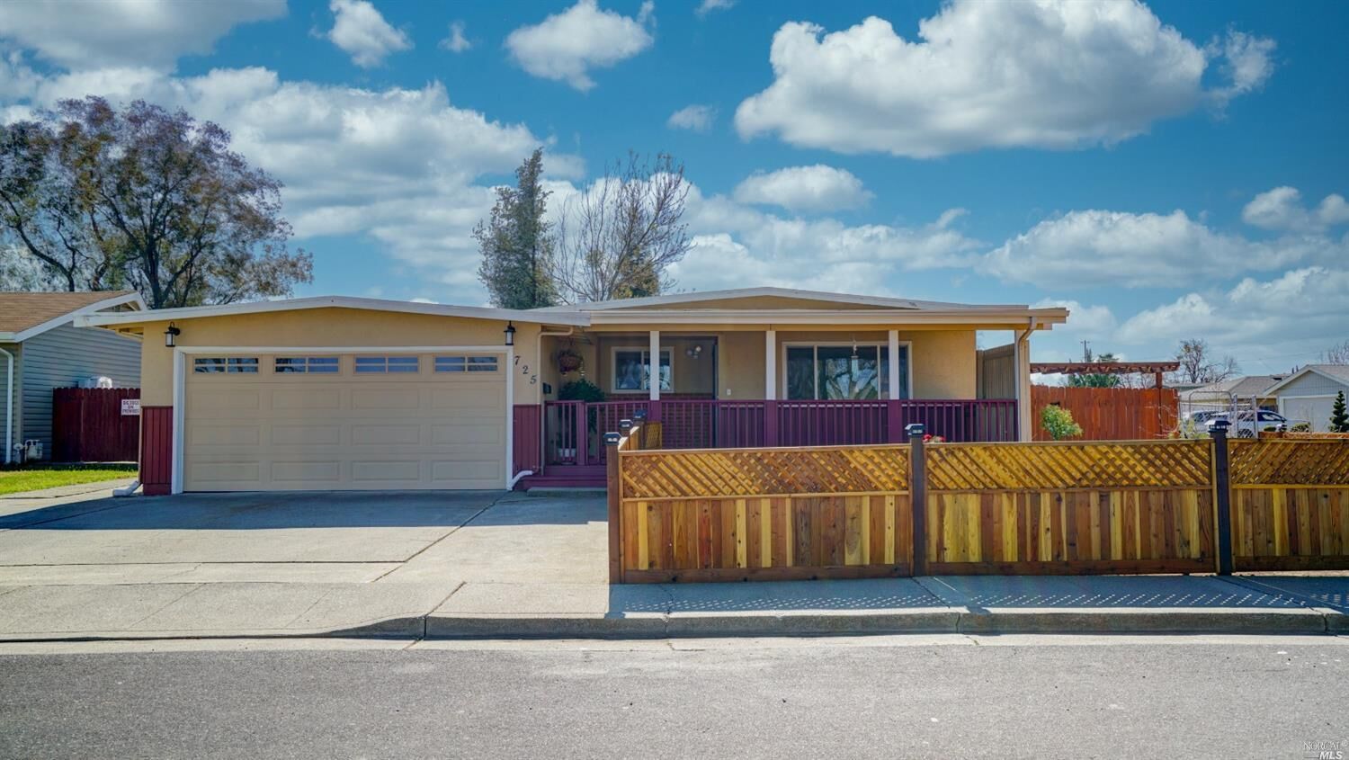 Property Photo: 725 Wren Court CA 94533