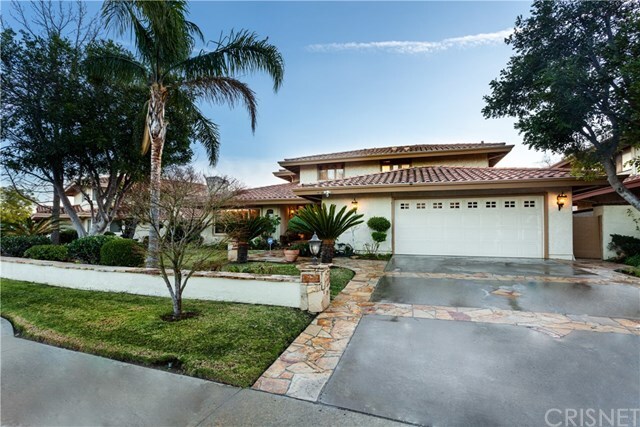 Property Photo: 4039 Calle Del Sol CA 91360