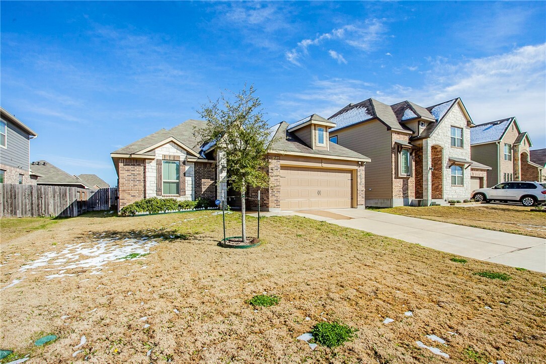 Property Photo:  2704 Beutel Road  TX 76655 