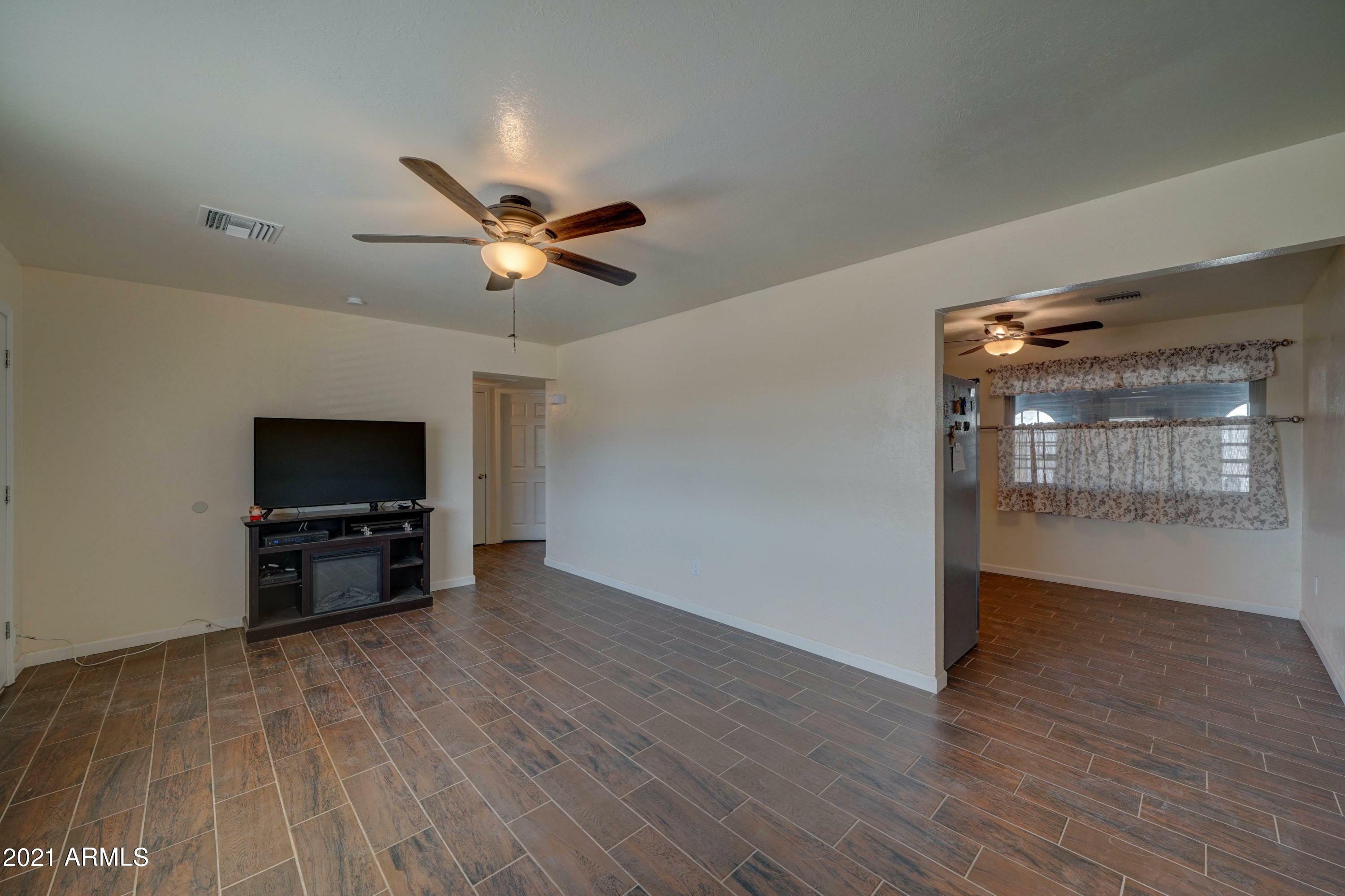 Property Photo:  856 E Friar Avenue  AZ 85119 