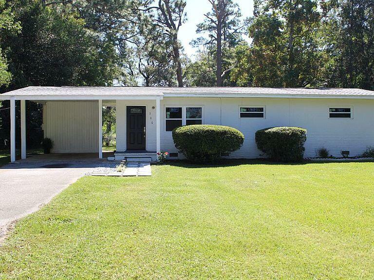 Property Photo:  155 Woodlawn Drive  FL 32536 