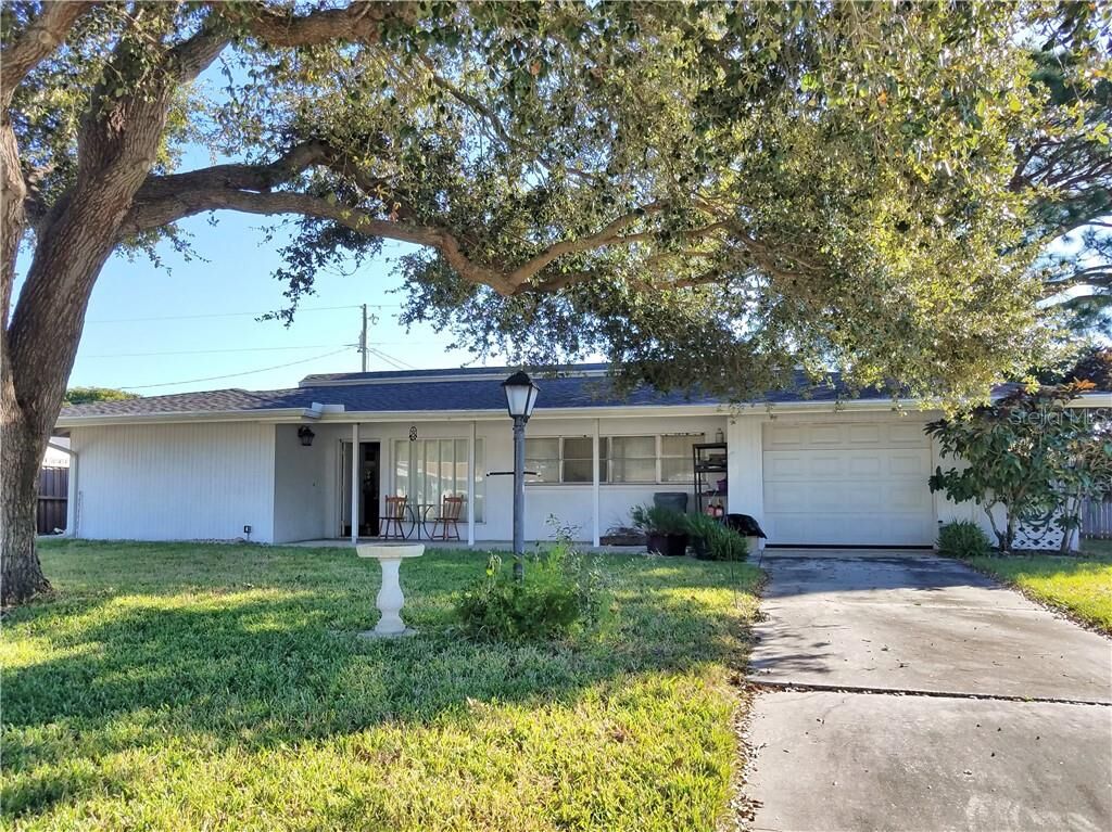 Property Photo:  11972 82nd Avenue  FL 33772 