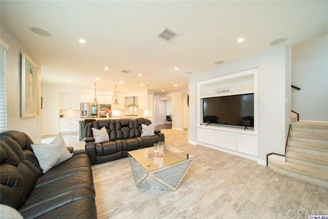 Property Photo:  721 Cinnabar Place  CA 93065 