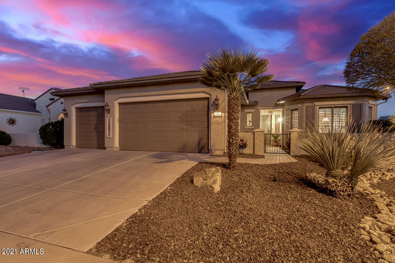Property Photo: 26317 W Sierra Pinta Drive AZ 85396