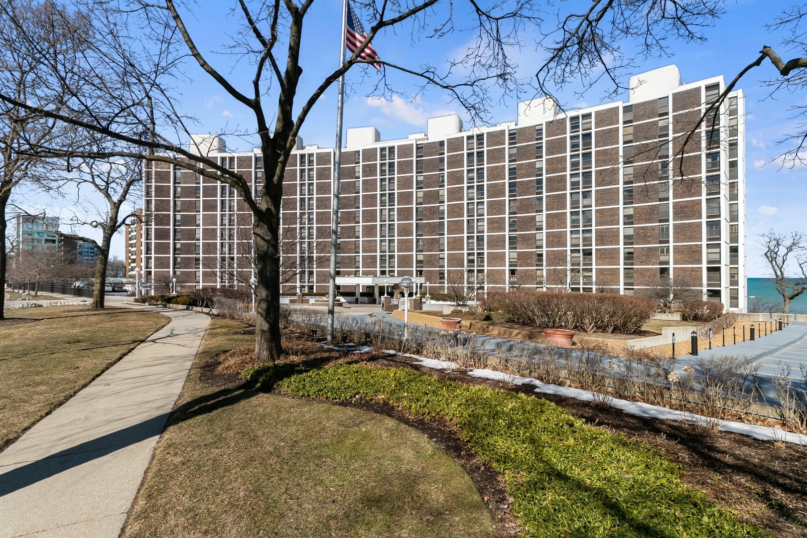 Property Photo:  1500 Sheridan Road 5J  IL 60091 