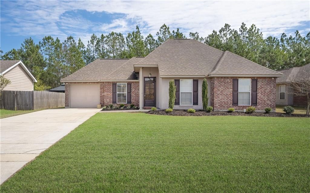 Property Photo:  41657 Snowball Circle  LA 70454 