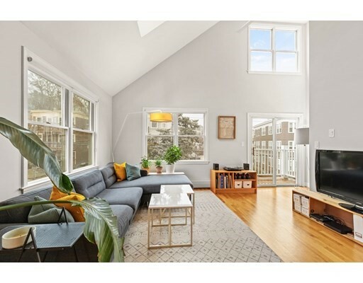 Property Photo: 39 Boylston 2 MA 02130