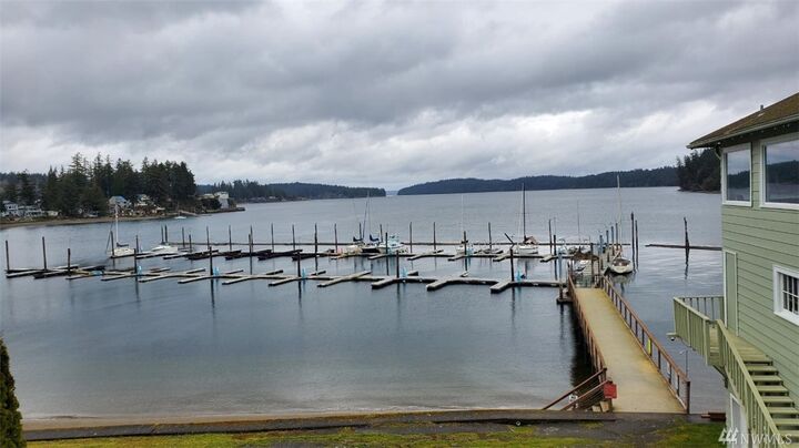 Property Photo:  1718 Island Dr NW  WA 98502 