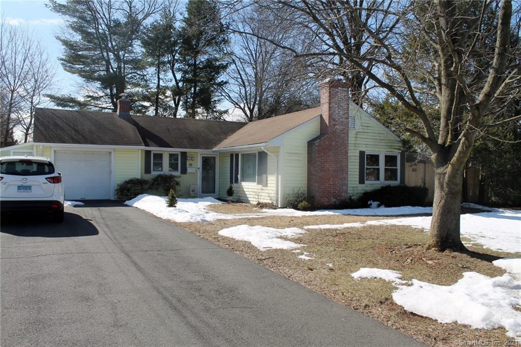 Property Photo:  33 Brentwood Road  CT 06111 