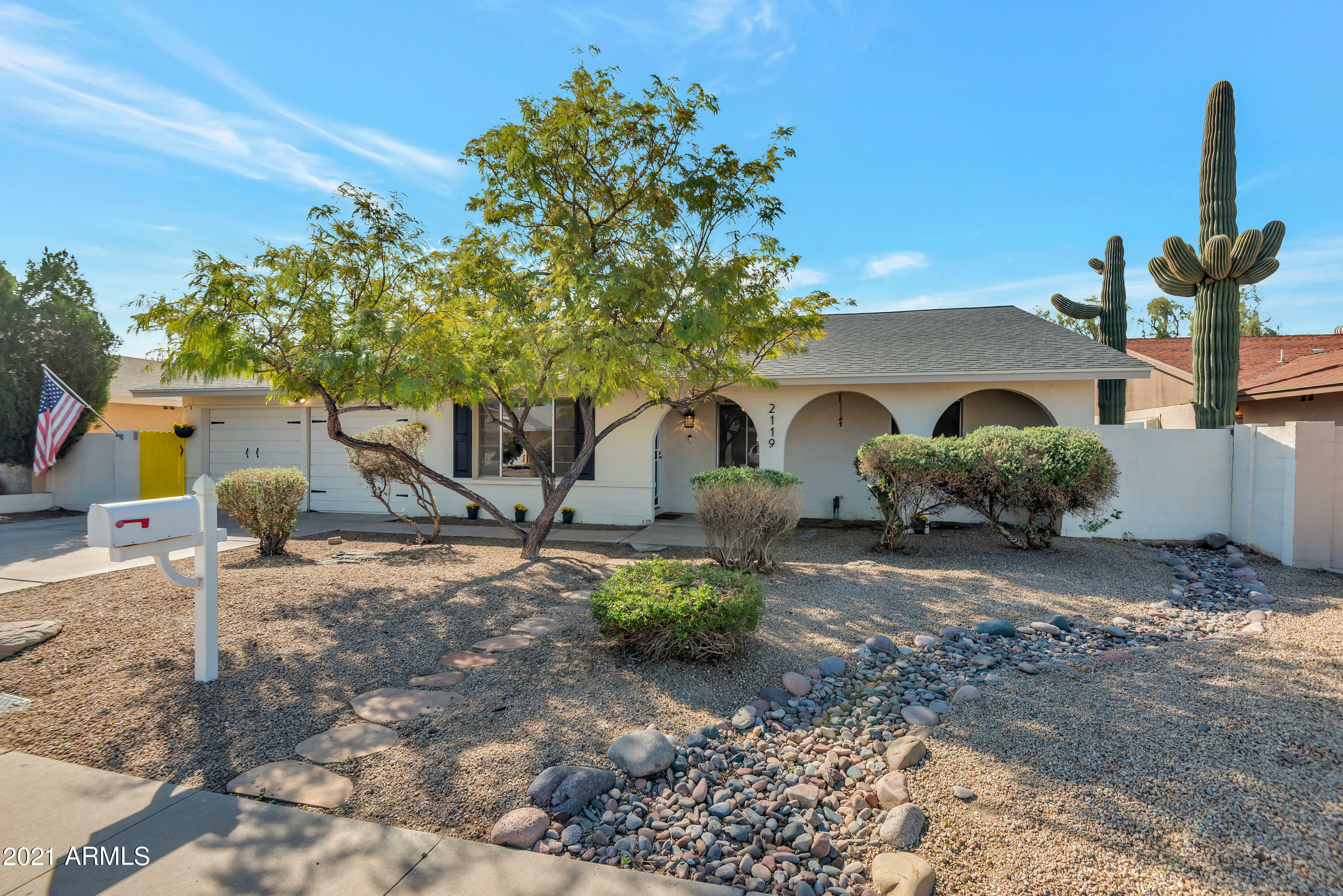 Property Photo: 2119 E Yale Drive AZ 85283